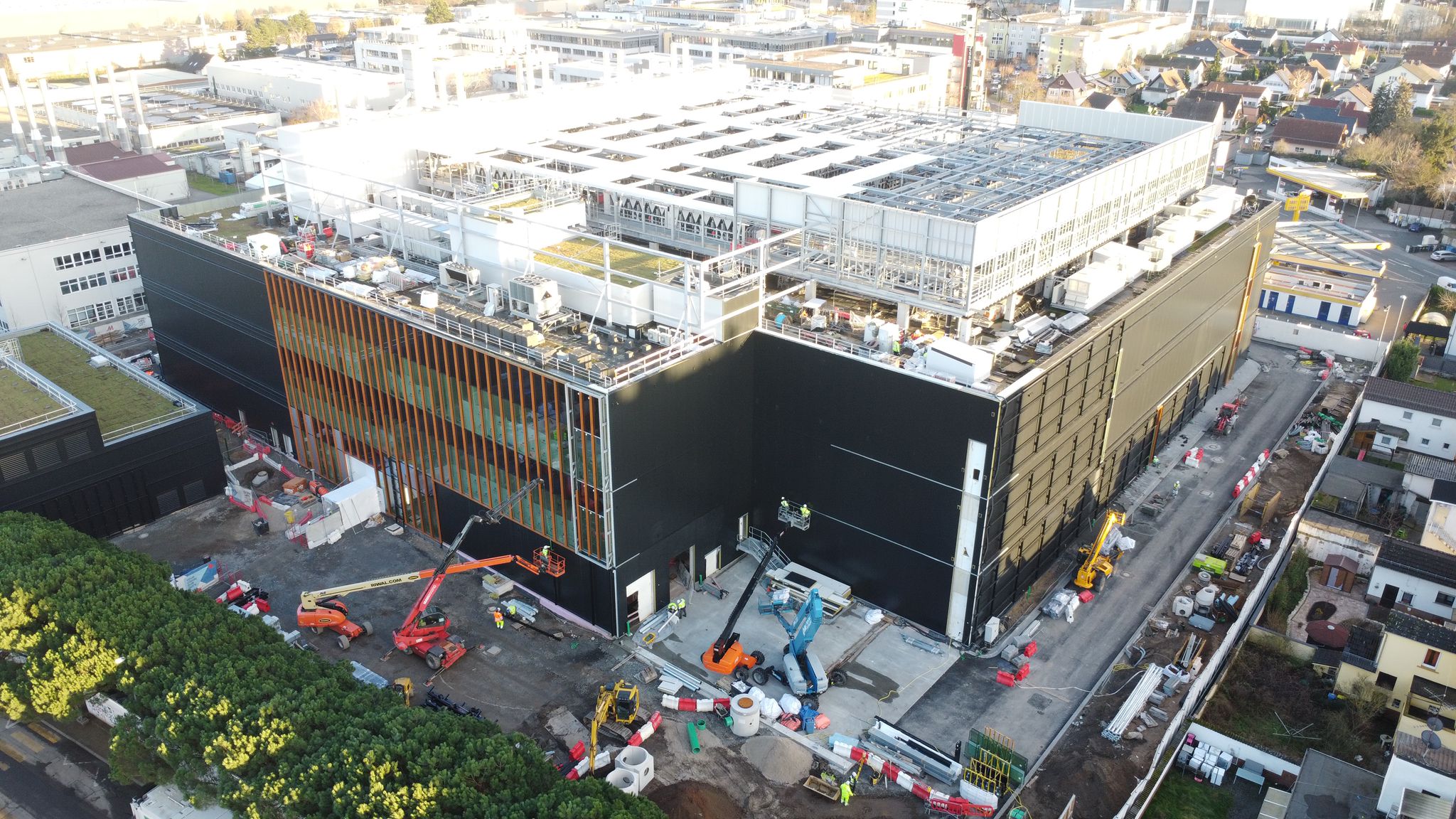 Designing Data Centres for Peak Performance, Compliance, and Future Growth